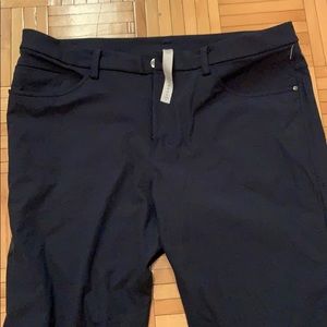 Lululemon men’s ABC pant in navy